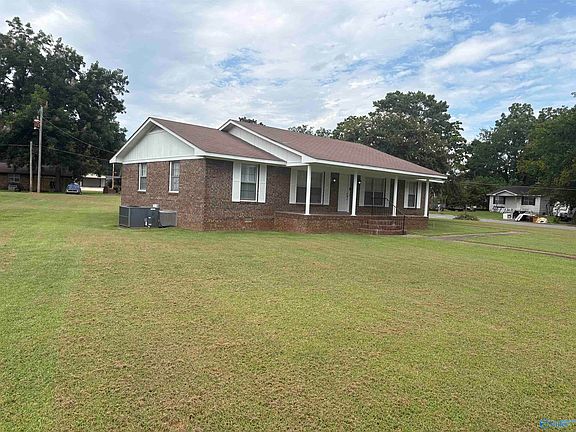 2nd image of 605 Trenholm Memorial Dr