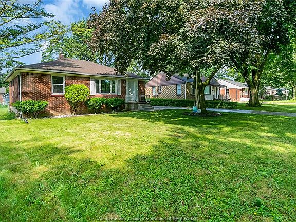 3rd image of 3331 Longfellow Ave