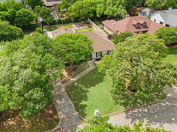 2nd image of 7509 Kingswood Ct