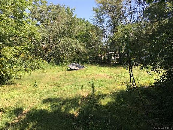 3rd image of 60 Tower Cir