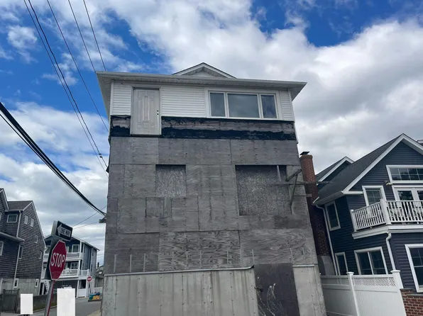 23 New Hampshire St, Long Beach, NY 11561
