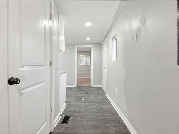 4th image of 1041 Market St