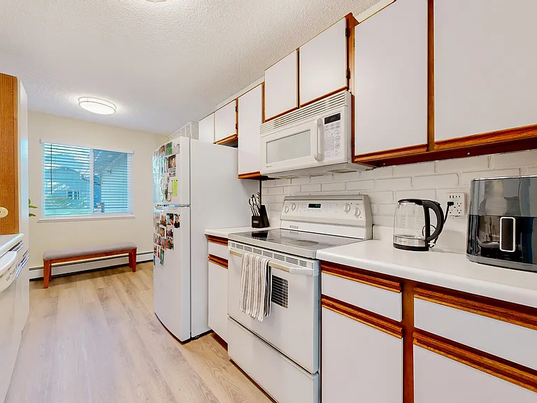 1404 Adriel Dr — Photo 21