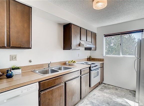 5th image of 3425 S 176th St Unit 248