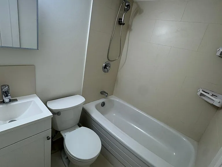 227 Evelyn Ave #4 — Photo 10