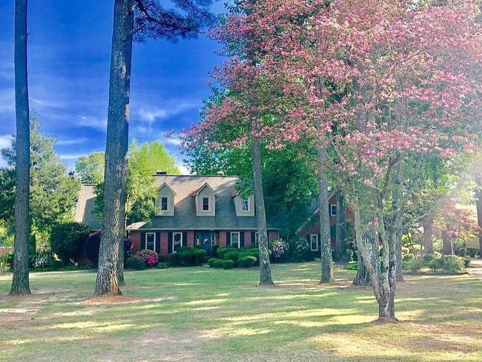 1st image of 47 Country Club Cir