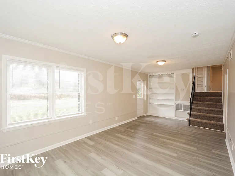 347 Judy Dr — Photo 3
