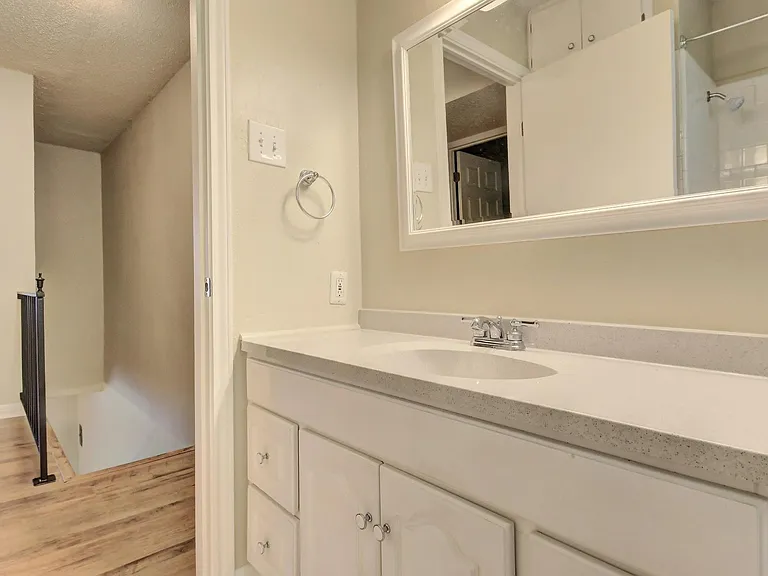 1704 E M Franklin Ave #B — Photo 17