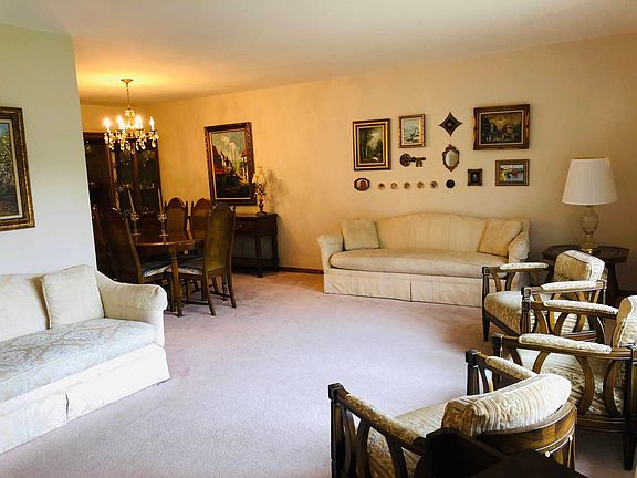 3rd image of 10705 Kentucky Ct #37