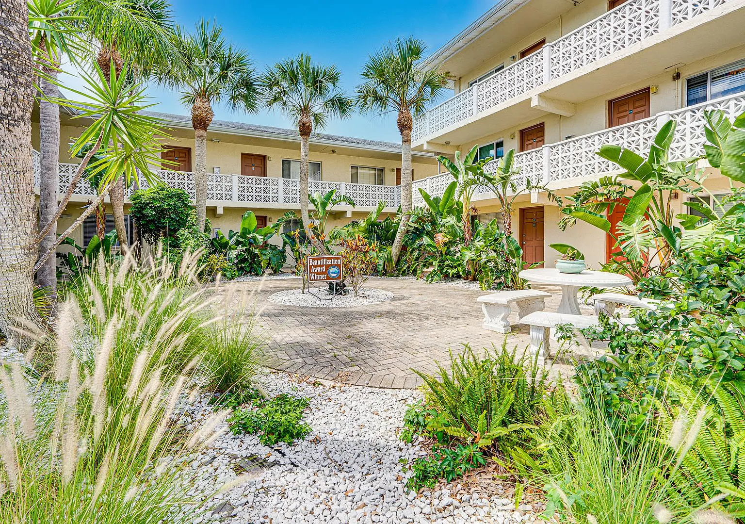 2nd Floor Condo - Home of the World's Most Famous Beach! — Photo 2