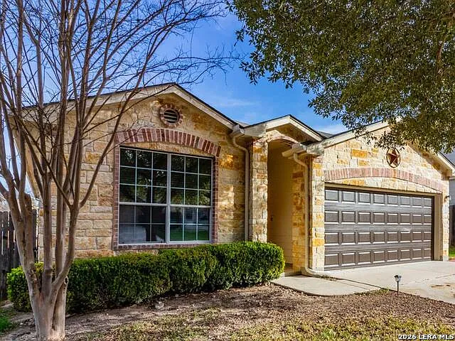 3 bed, 2.0 bath, 1579 sqft, $1,725 — Photo 2