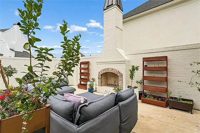 141 Bay Tree Manor Dr — Photo 26