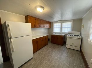 301 N Saratoga St #A, Stantonsburg, NC 27883