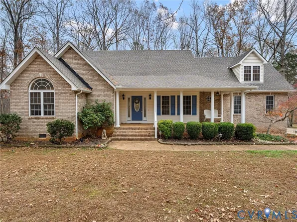 10525 Dutchess Ln, Amelia Court House, VA 23002