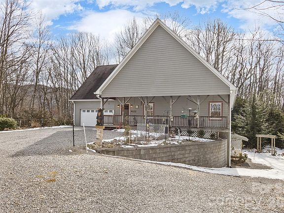 2nd image of 164 Tall Oaks Dr
