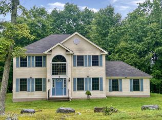 6 Eastridge Ln, East Stroudsburg, PA 18302
