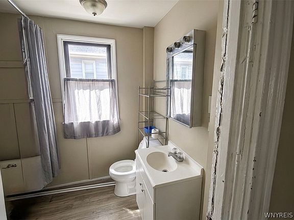 5th image of 1706 Niagara St