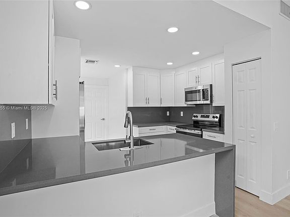 4th image of 9354 Arborwood Cir