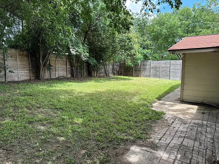 1206 Dwyce Dr — Photo 17