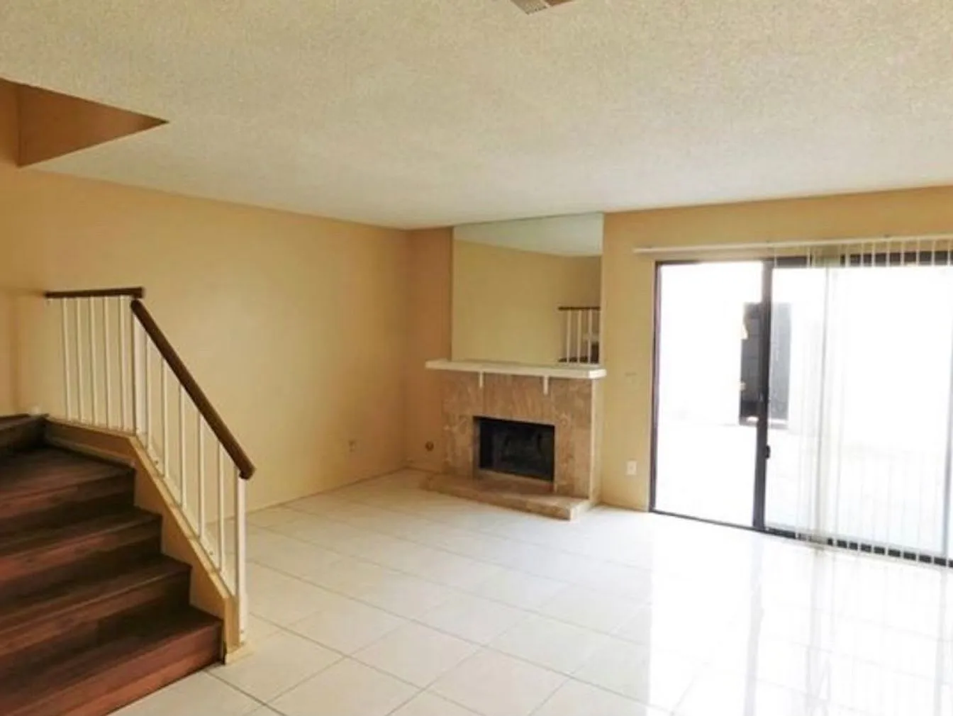 Extremely Spacious 2 bedroom Condo for Rent in Discovery Village — Photo 4