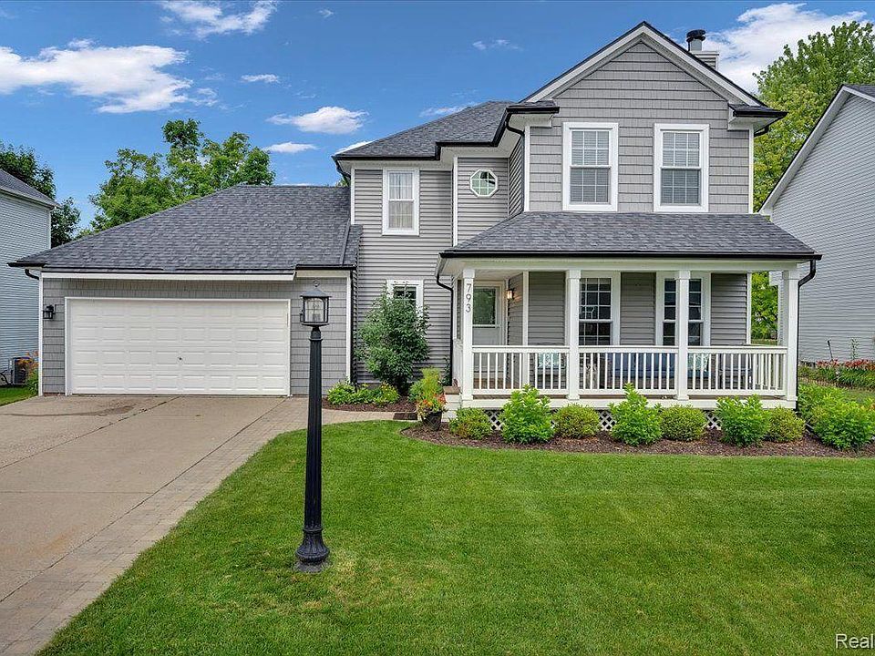 1st image of 793 Woodleigh Way