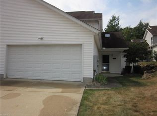 571 Hilltop Terrace Dr, Tallmadge, OH