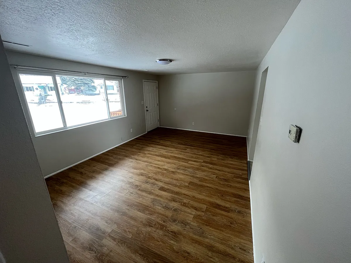 Building Photo - 372 Alice Ave #3