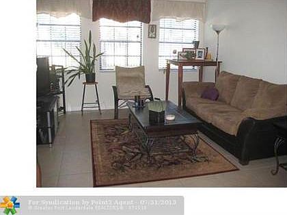 5th image of 615 NE 12th Ave APT 204