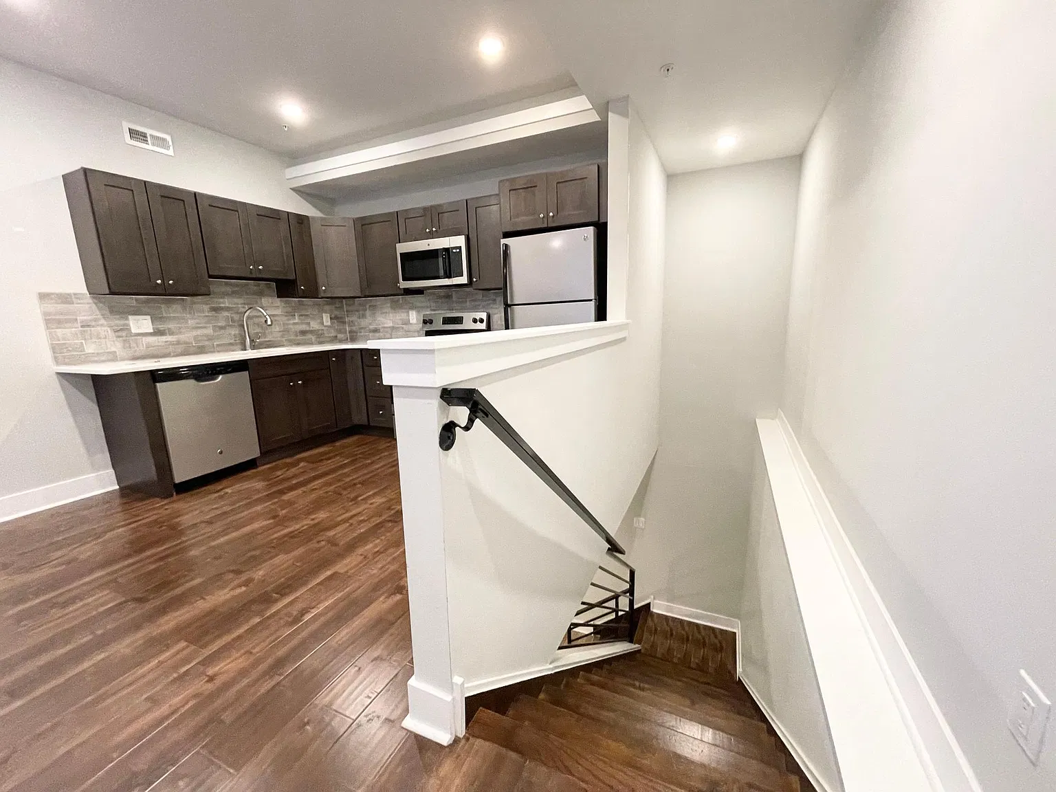 1 bed, 840 sqft, $1,450 — Photo 4