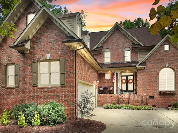 18210 Pages End, Davidson, NC 28036