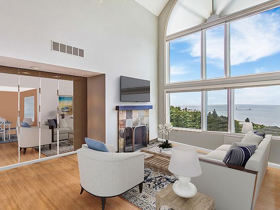 3rd image of 723 Spyglass Hl