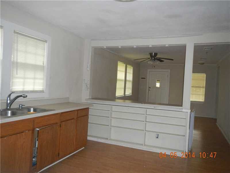 1st image of 461 Meyers Blvd