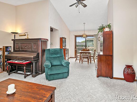 2nd image of 2250 Jamestown Dr SE