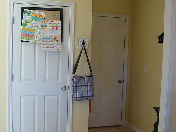 4th image of 825 Tiffanie Ct