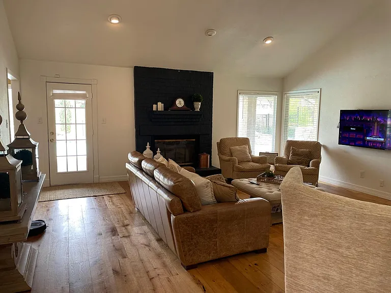 10 Riviera Ct — Photo 5