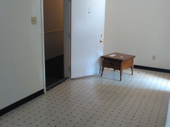 2nd image of 37 N Mulberry St #6