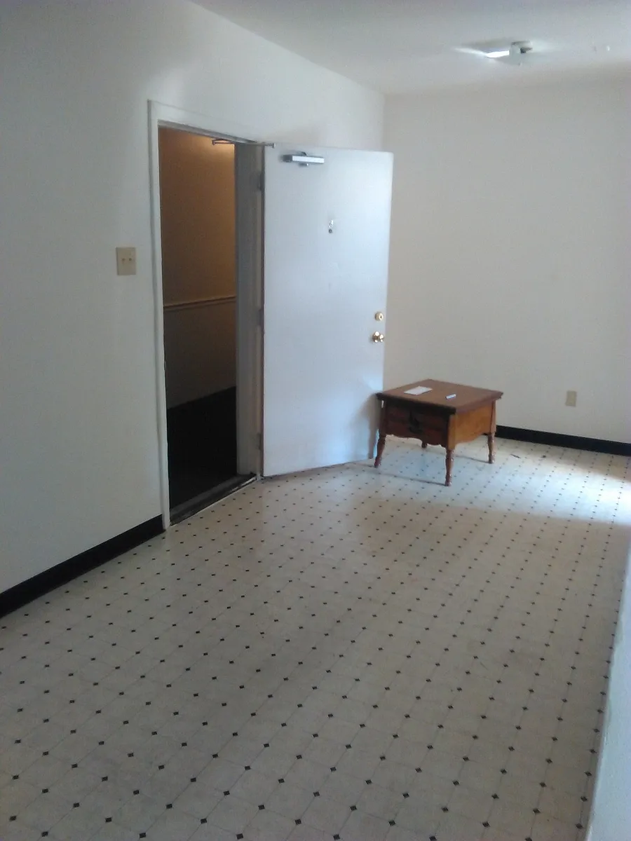 Building Photo - 37 N Mulberry St #6