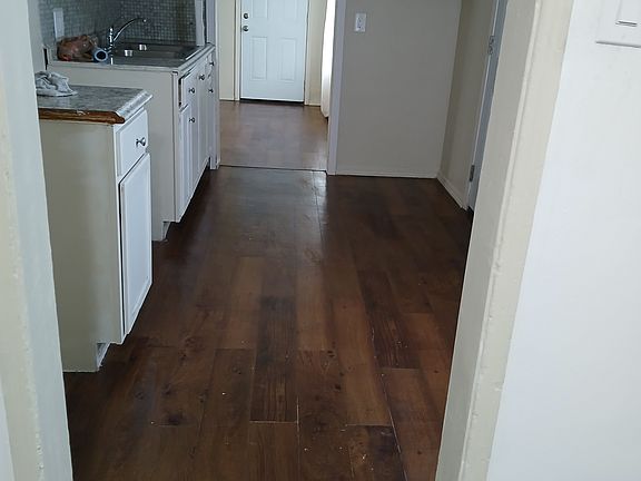 2nd image of 1666 W Vine St