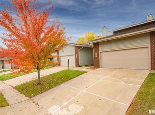 4542 Bunker Hill Dr, Bettendorf, IA 52722