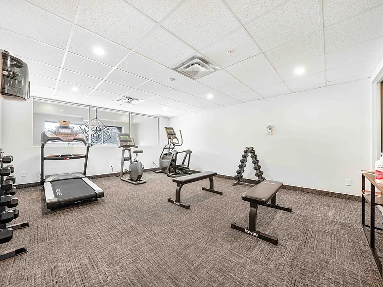 1355 Commissioners Rd W — Photo 15