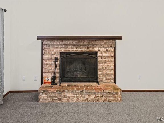 4th image of 3280 Springbrook Dr