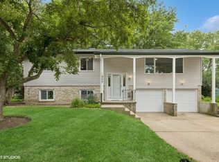 955 Coventry Ln, Crystal Lake, IL 60014