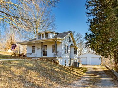 11813 & 11815 E Scarritt Ave, Independence, MO, 64054