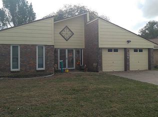 604 S Remington Dr, Angleton, TX 77515