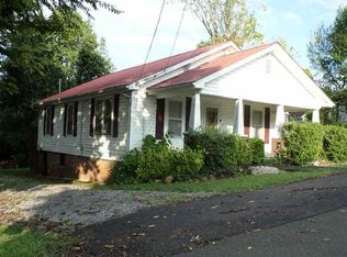 919 Mill St, Dandridge, TN 37725