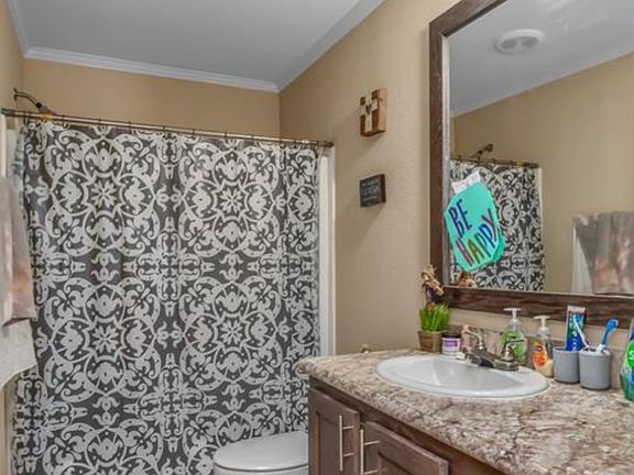 5th image of 1316 Hollow Oaks Ln