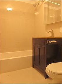 4th image of 11 E 88th St APT 1B
