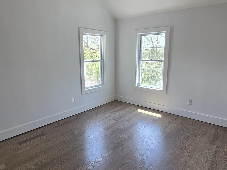 11 Grandview Ave — Photo 14