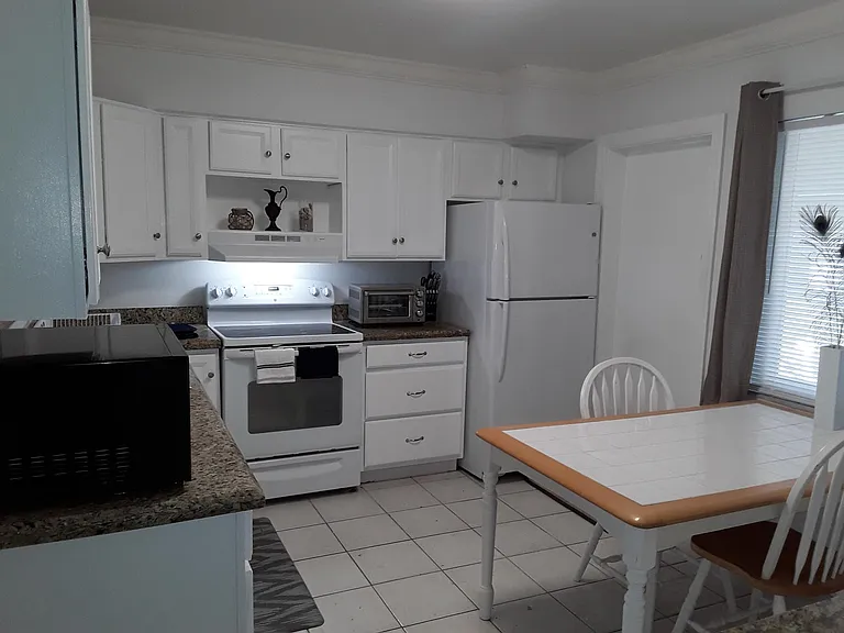 2515 SE 1st Ct — Photo 10