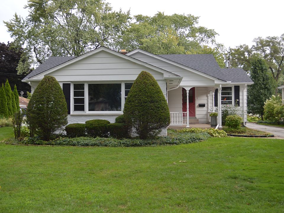 1st image of 15915 Parkside Ave